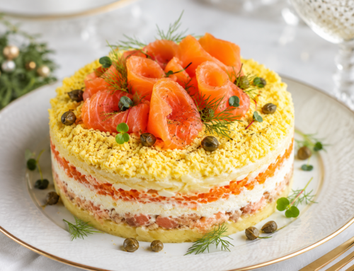 Mimoza salata sa dimljenim lososom i kaprama